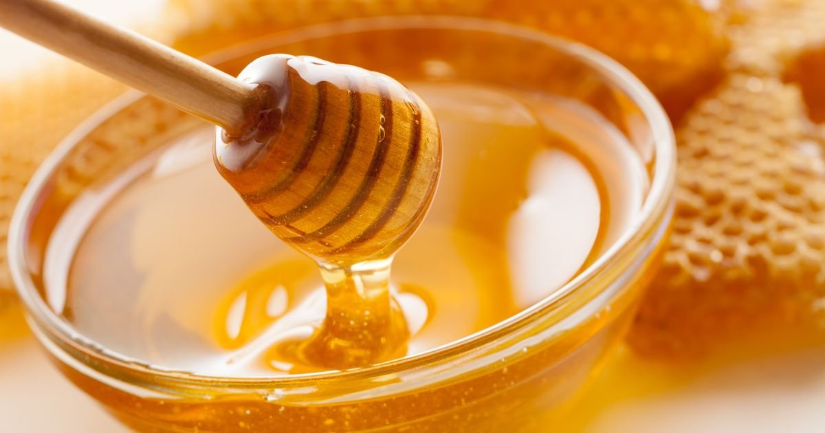 How do Dubai residents integrate Yemeni Sidr honey into their daily routines?