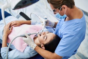 How to Deal With an Emergency Dentist?