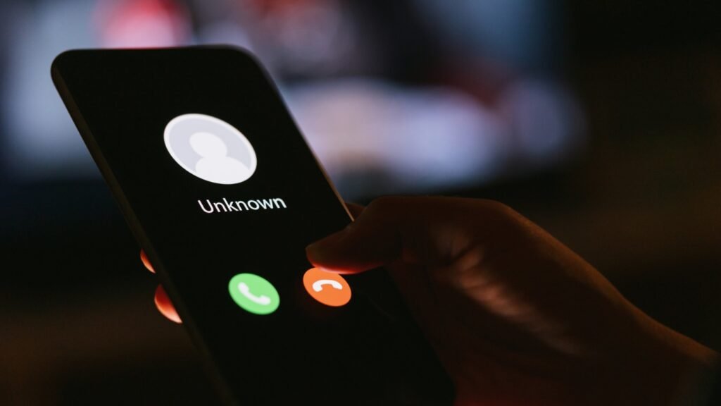 What You Need to Know Before Dialing Unknown Numbers – Guide