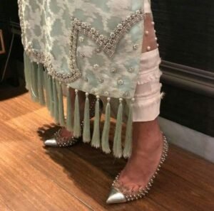 DIY Tips to Customize Your Salwar Kameez for a Unique Look 43 Lace, Borders, and Tassel Additions