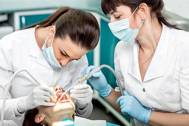 Teeth cleaning and polishing in Riyadh