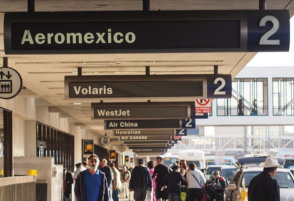 Volaris LAX Terminal 1