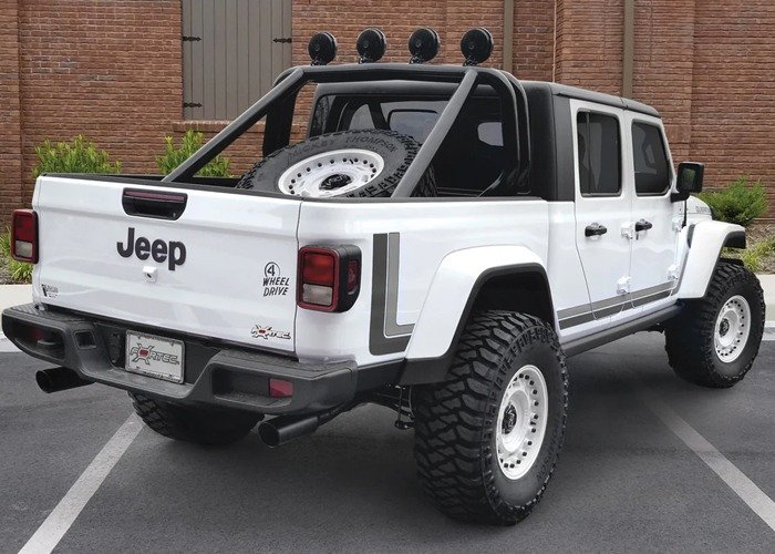 Express-Yourself-on-the-Road_-Creative-Ways-to-Use-Jeep-Decals