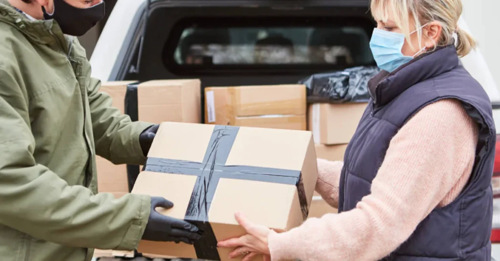 Can Multiple Items Be Sent in One Global Forwarding Box?
