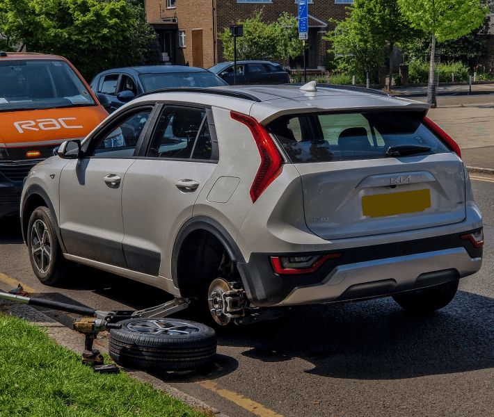 emergency mobile tyre fitting