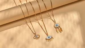 Day to Night: Transitioning Your Jewelry Look