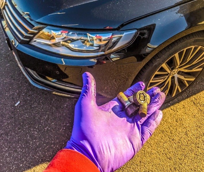 wheel locking nut removal