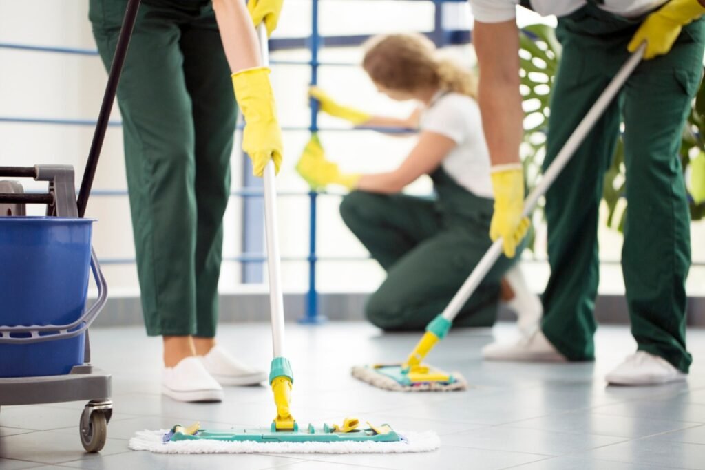 How To Run A Small Commercial Cleaning Company Service?